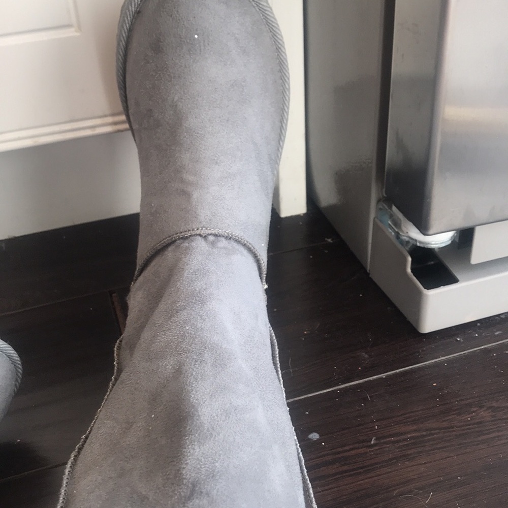 Boots - Picture 3 of 5